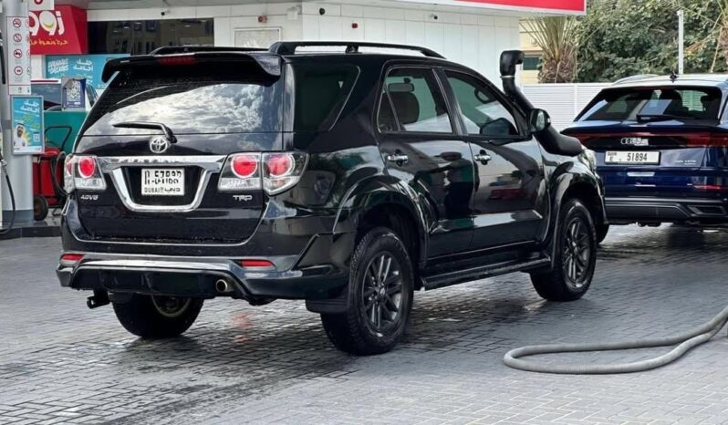 
								2015 Toyota Fortuner TRD V6 4.0 GCC full									